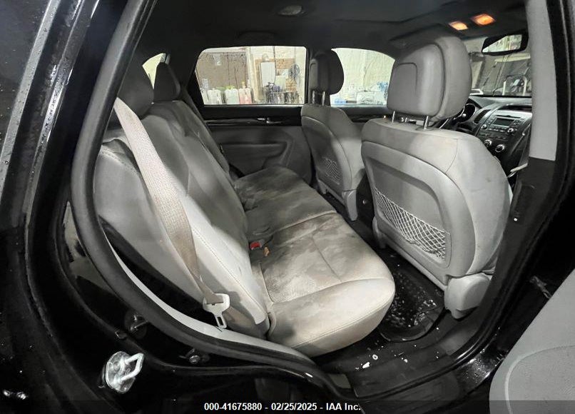2011 KIA SORENTO LX VIN: 5XYKT3A13BG146351