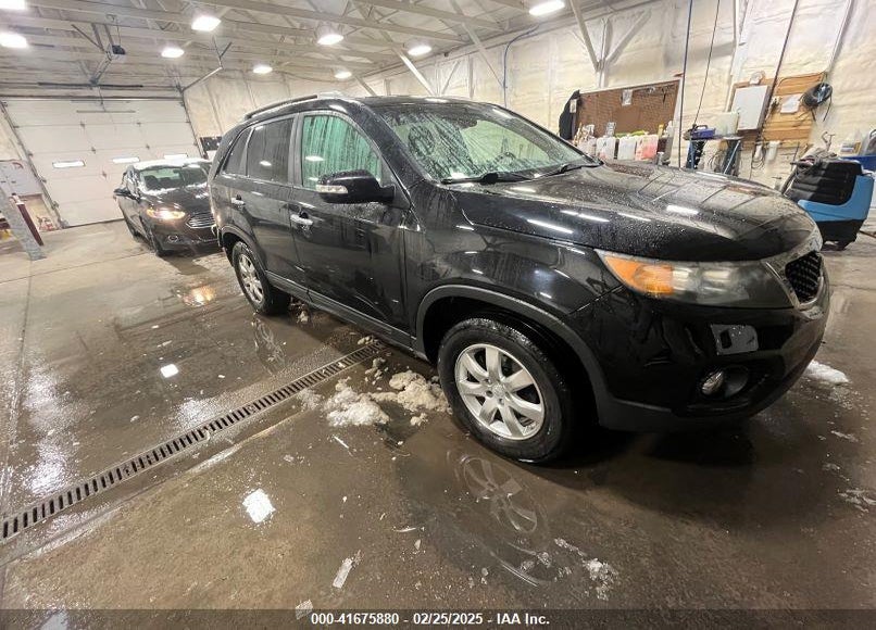 2011 KIA SORENTO LX VIN: 5XYKT3A13BG146351