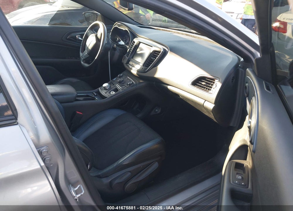 2016 CHRYSLER 200 VIN: 1C3CCCBB9GN195893