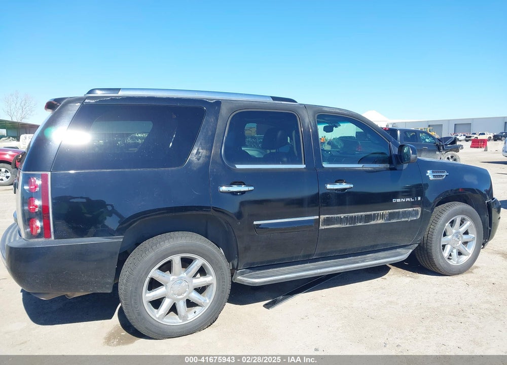 2007 GMC YUKON DENALI VIN: 1GKFK63857J399649