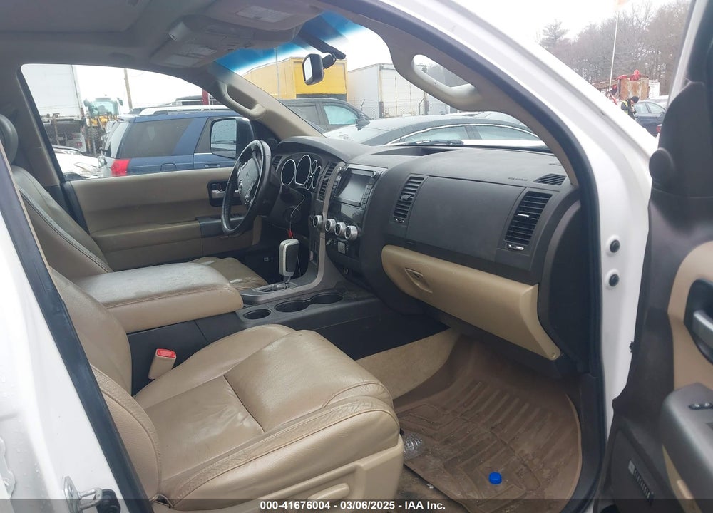 2010 TOYOTA SEQUOIA LIMITED 5.7L V8 VIN: 5TDJY5G14AS025023