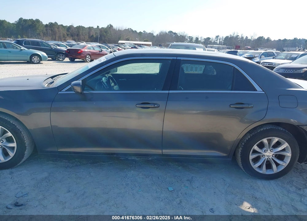 2016 CHRYSLER 300 VIN: 2C3CCAAG6GH151523