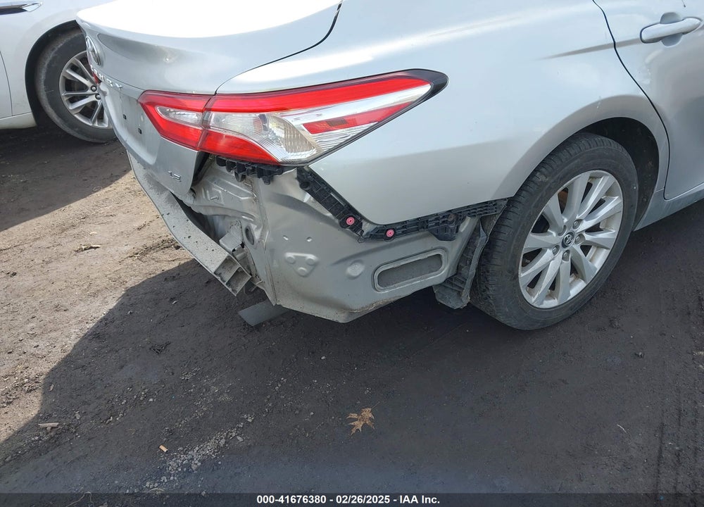 2018 TOYOTA CAMRY VIN: JTNB11HK9J3017828