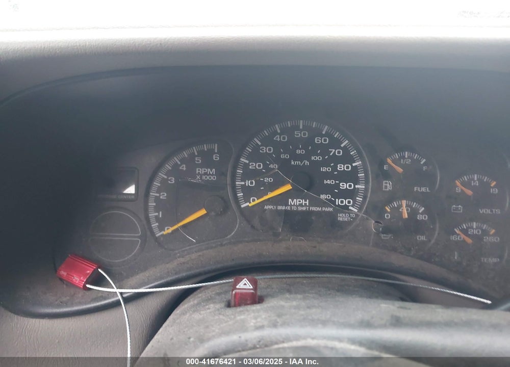 2001 CHEVROLET SUBURBAN 1500 LS/LT VIN: 1GNFK16T81J262797