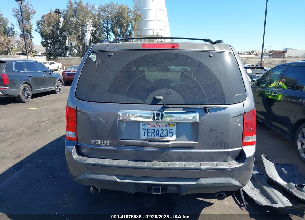 2014 HONDA PILOT VIN: 5FNYF3H52EB015806