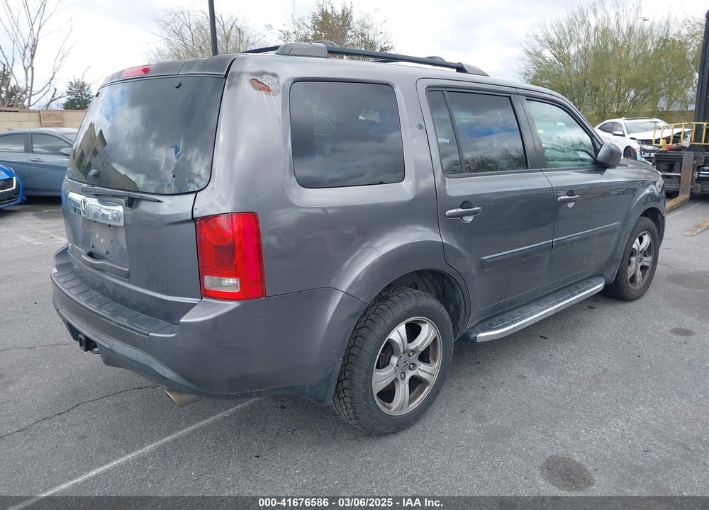 2014 HONDA PILOT VIN: 5FNYF3H52EB015806