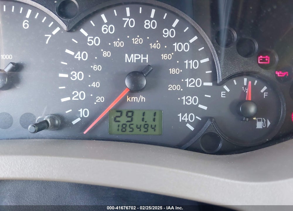 2007 FORD FOCUS VIN: 1FAFP34N27W324285