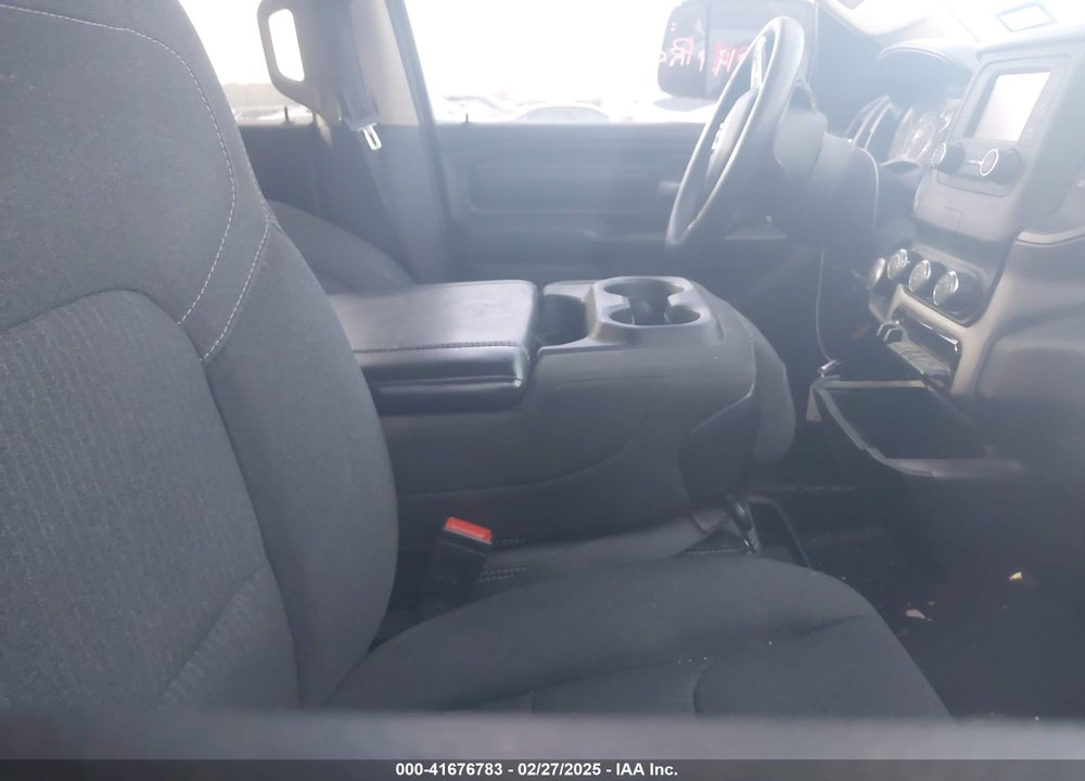 2019 RAM 1500 VIN: 1C6RREGT3KN916484