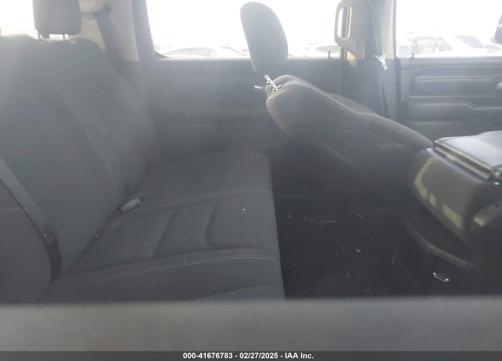 2019 RAM 1500 VIN: 1C6RREGT3KN916484