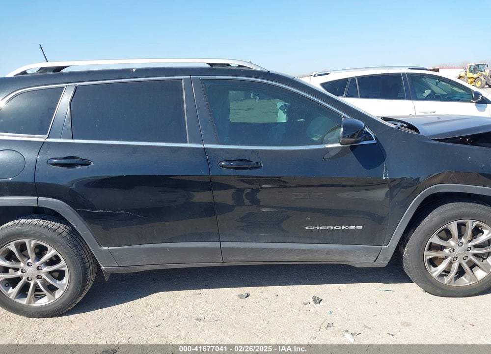 2019 JEEP CHEROKEE VIN: 1C4PJLLB4KD312411