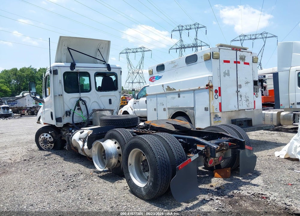 2022 FREIGHTLINER NEW CASCADIA 116 VIN: 3AKJHTDV6NDNG3996