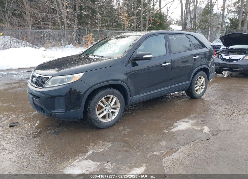2014 KIA SORENTO LX VIN: 5XYKT3A68EG521280