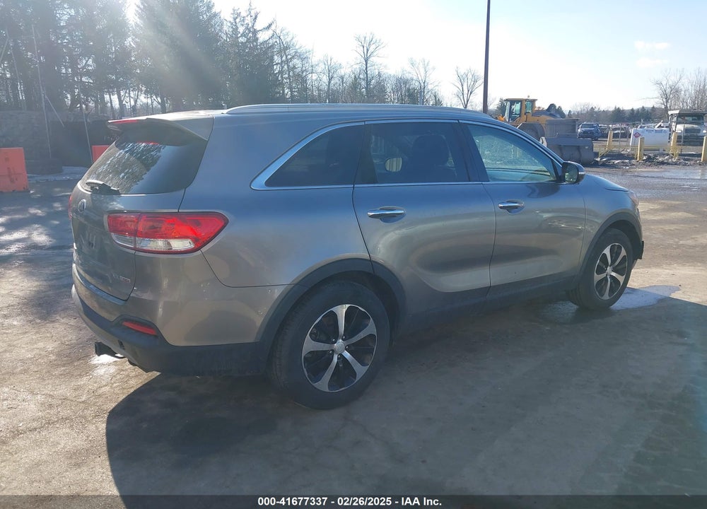 2016 KIA SORENTO VIN: 5XYPH4A15GG106891
