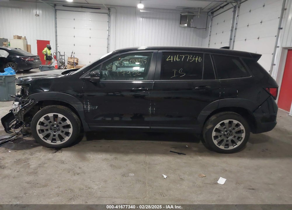 2024 HONDA PASSPORT VIN: 5FNYF8H5XRB006130