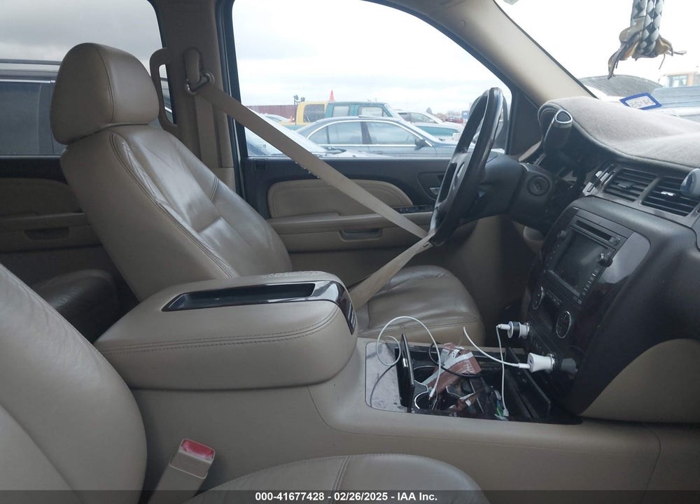 2009 GMC YUKON XL 1500 VIN: 1GKFC06269R198526