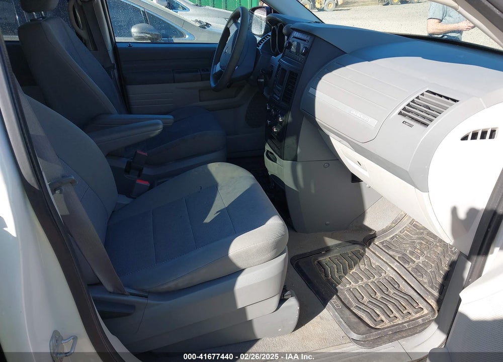 2009 DODGE GRAND CARAVAN VIN: 1D8HN44E69B500460