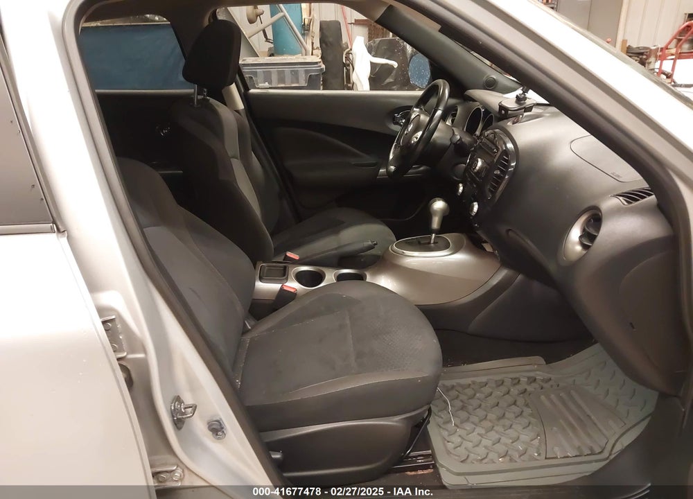2011 NISSAN JUKE SV VIN: JN8AF5MV7BT013615