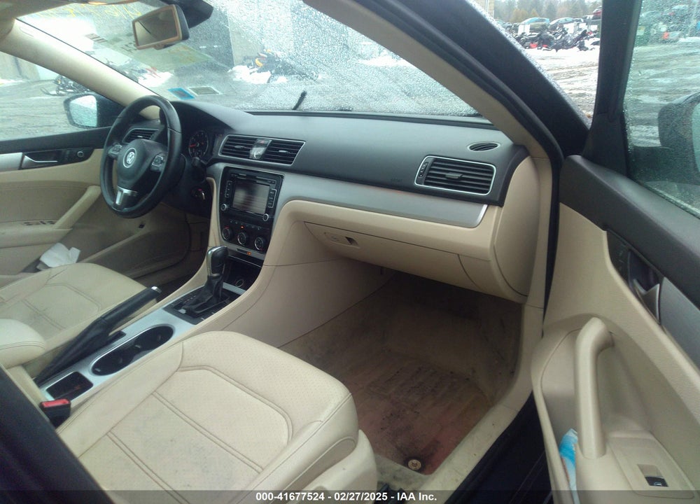 2013 VOLKSWAGEN PASSAT VIN: 1VWBP7A34DC122559
