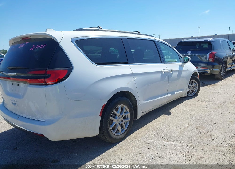 2022 CHRYSLER PACIFICA TOURING L VIN: 2C4RC1BG3NR198844