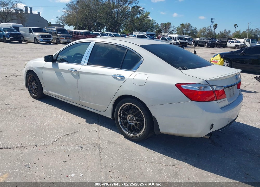 2014 HONDA ACCORD VIN: 1HGCR2F52EA165083