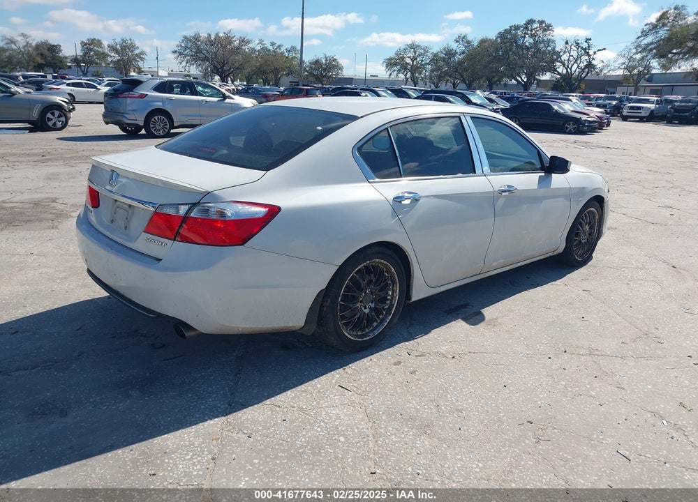 2014 HONDA ACCORD VIN: 1HGCR2F52EA165083