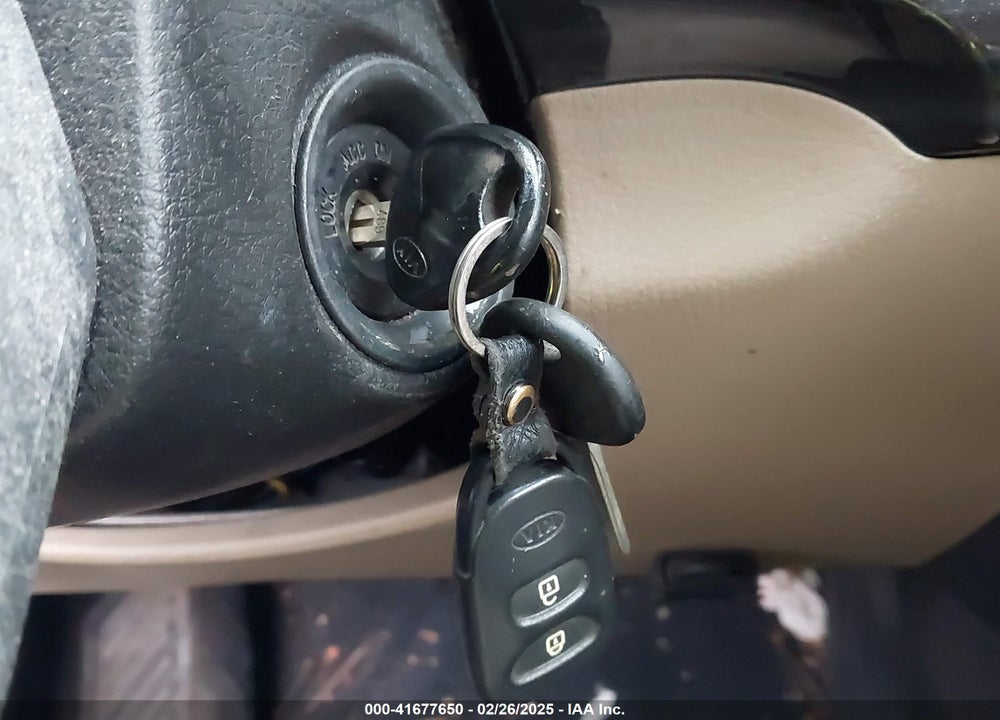 2012 KIA SORENTO VIN: 5XYKT3A67CG247096