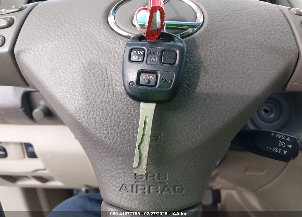 2005 LEXUS RX 330 VIN: 2T2GA31U15C027845