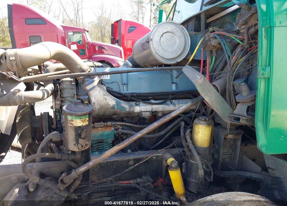 1997 FREIGHTLINER FLD VIN: 2FUYDSEB7VA772674