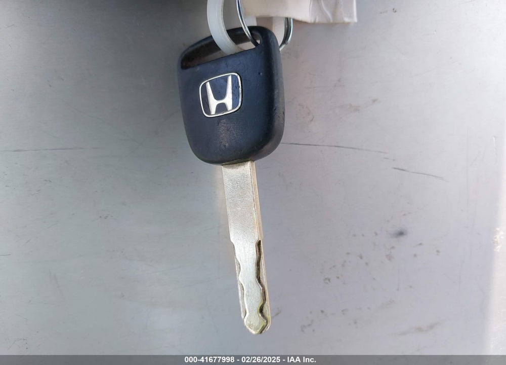 2004 HONDA CR-V LX VIN: JHLRD68534C009121