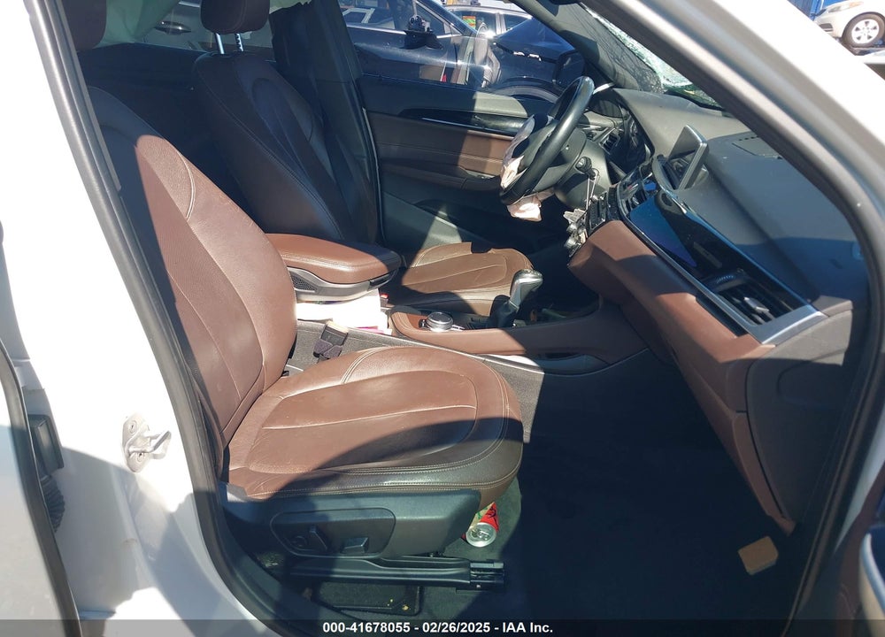 2017 BMW X1 VIN: WBXHU7C35H5H37222