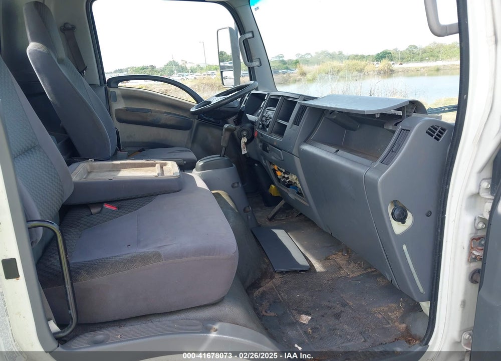 2014 ISUZU NPR DSL REG AT ECO-MAX VIN: JALB4W175E7400175