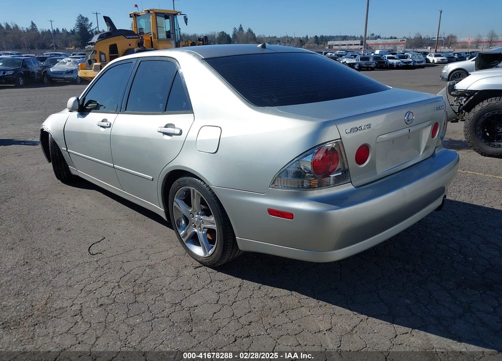 2001 LEXUS IS 300 BASE (A5) VIN: JTHBD182210009565