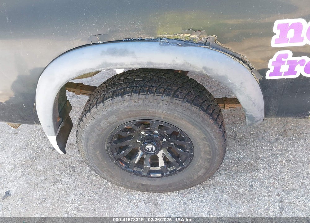 2000 TOYOTA TUNDRA SR5 V8 VIN: 5TBBT4415YS059170