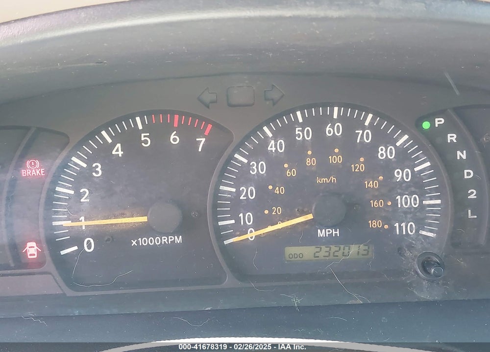 2000 TOYOTA TUNDRA SR5 V8 VIN: 5TBBT4415YS059170