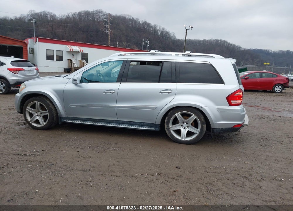 2011 MERCEDES-BENZ GL 550 VIN: 4JGBF8GE9BA673935