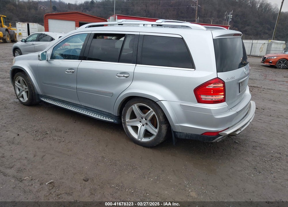 2011 MERCEDES-BENZ GL 550 VIN: 4JGBF8GE9BA673935
