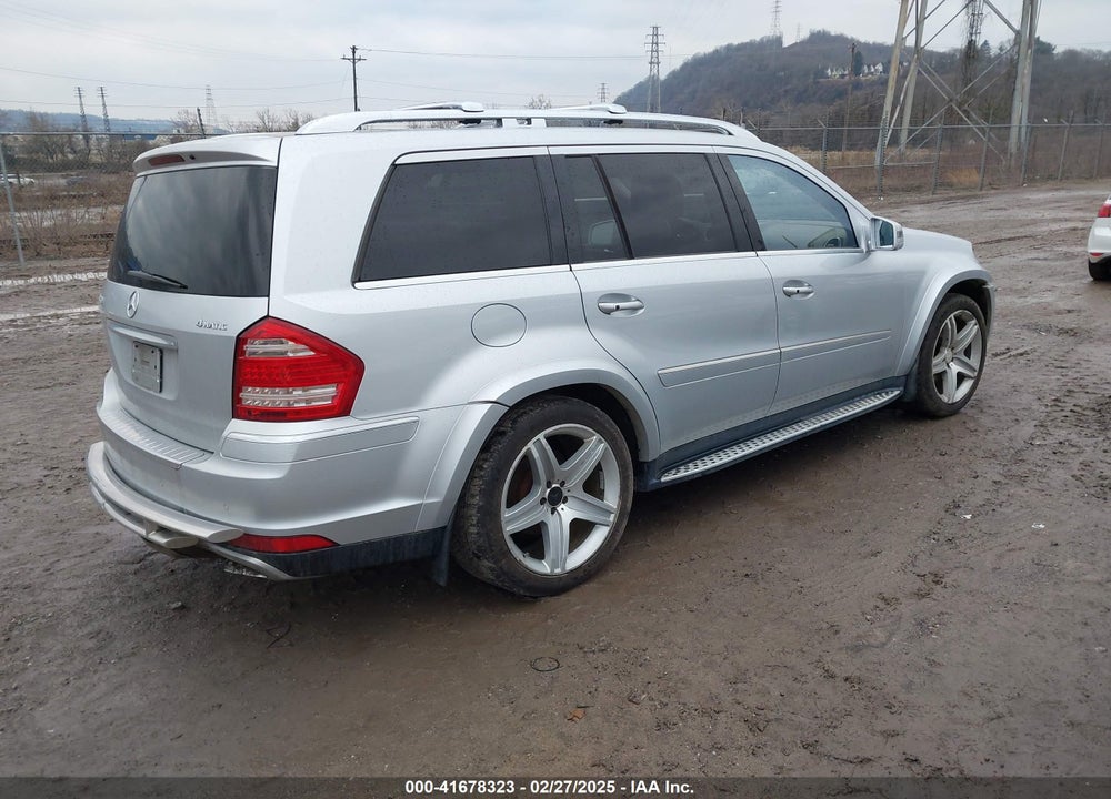 2011 MERCEDES-BENZ GL 550 VIN: 4JGBF8GE9BA673935