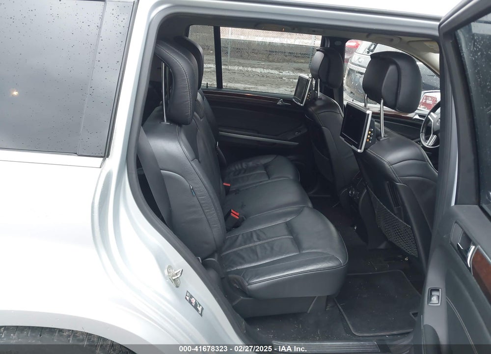 2011 MERCEDES-BENZ GL 550 VIN: 4JGBF8GE9BA673935