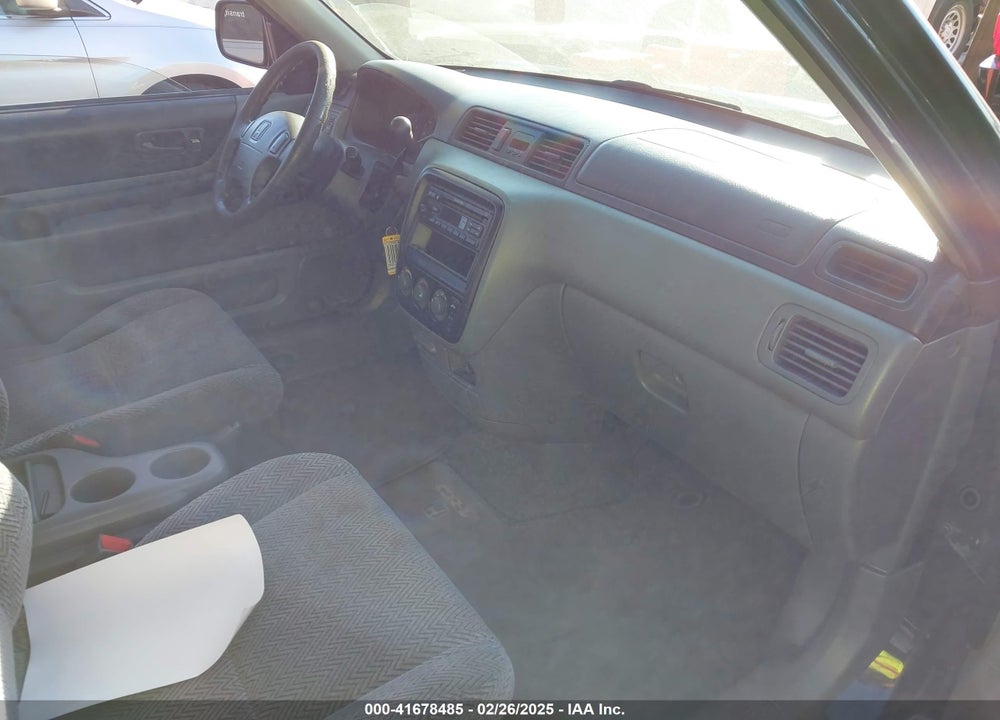 1998 HONDA CR-V EX VIN: JHLRD1868WC062220