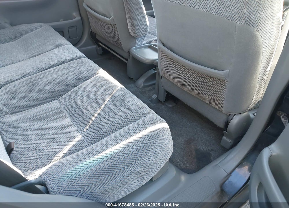 1998 HONDA CR-V EX VIN: JHLRD1868WC062220