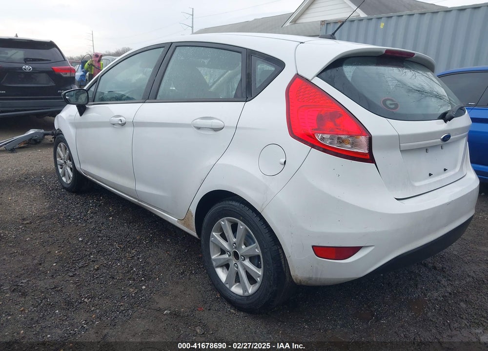 2011 FORD FIESTA VIN: 3FADP4EJ1BM178589