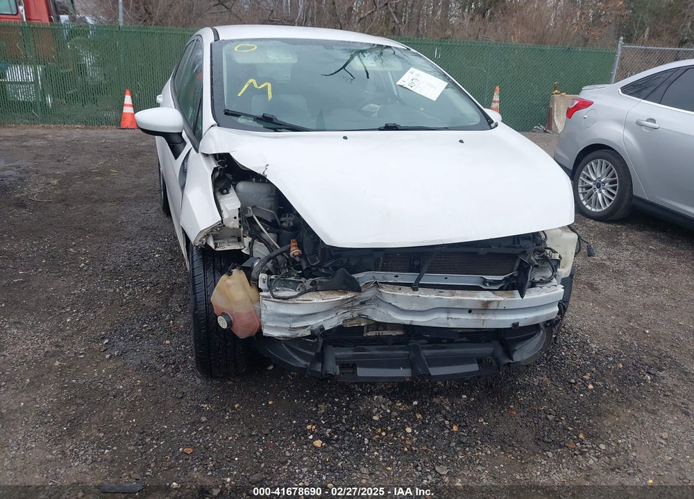 2011 FORD FIESTA VIN: 3FADP4EJ1BM178589