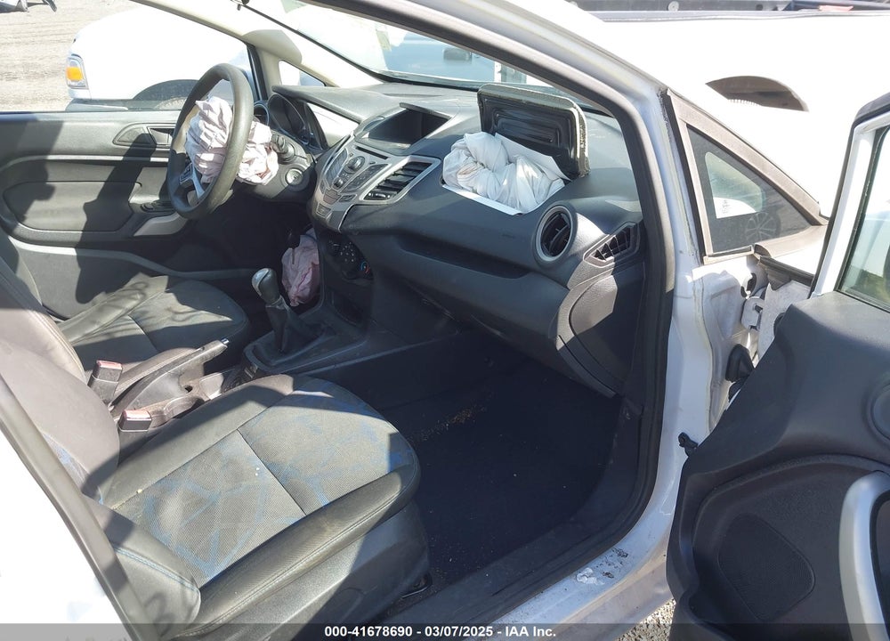 2011 FORD FIESTA VIN: 3FADP4EJ1BM178589