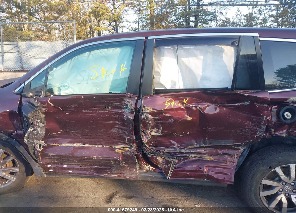 2019 HONDA PILOT VIN: 5FNYF6H5XKB077290
