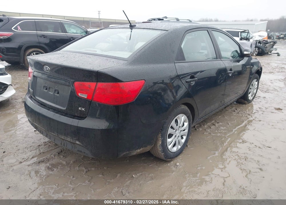2010 KIA FORTE VIN: KNAFU4A2XA5852704
