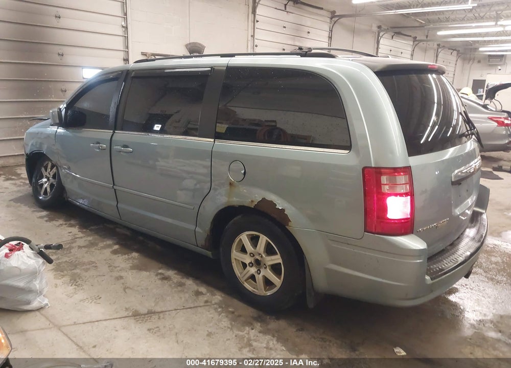 2008 CHRYSLER TOWN & COUNTRY VIN: 2A8HR54P68R839206