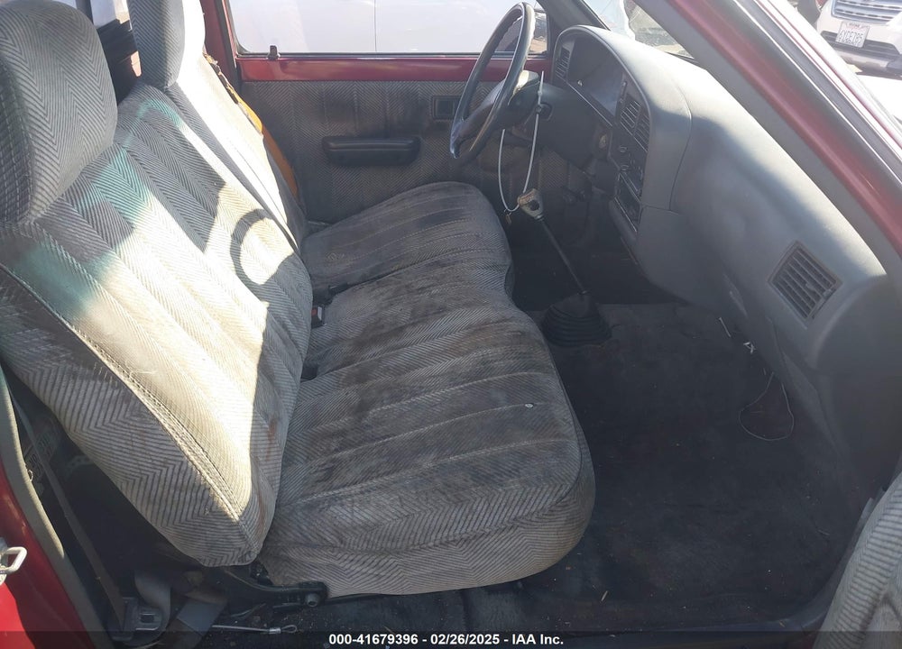 1990 TOYOTA PICKUP 1/2 TON SHORT WHEELBASE VIN: JT4RN81A1L5065753
