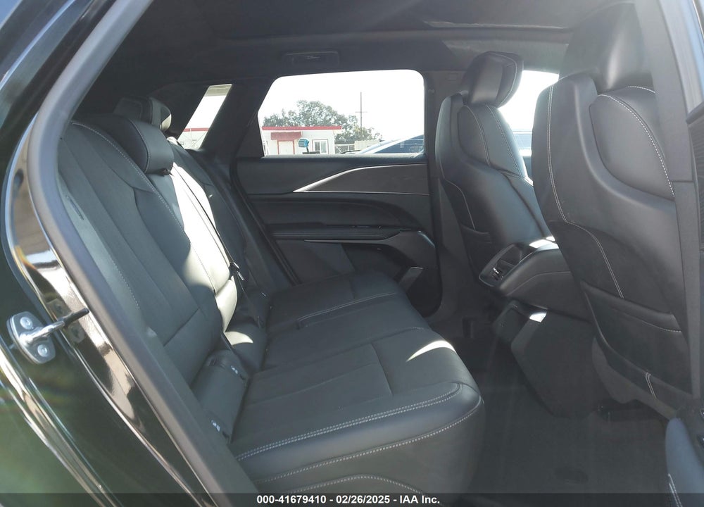 2024 CADILLAC LYRIQ LUXURY W/1SC VIN: 1GYKPPRL6RZ135058
