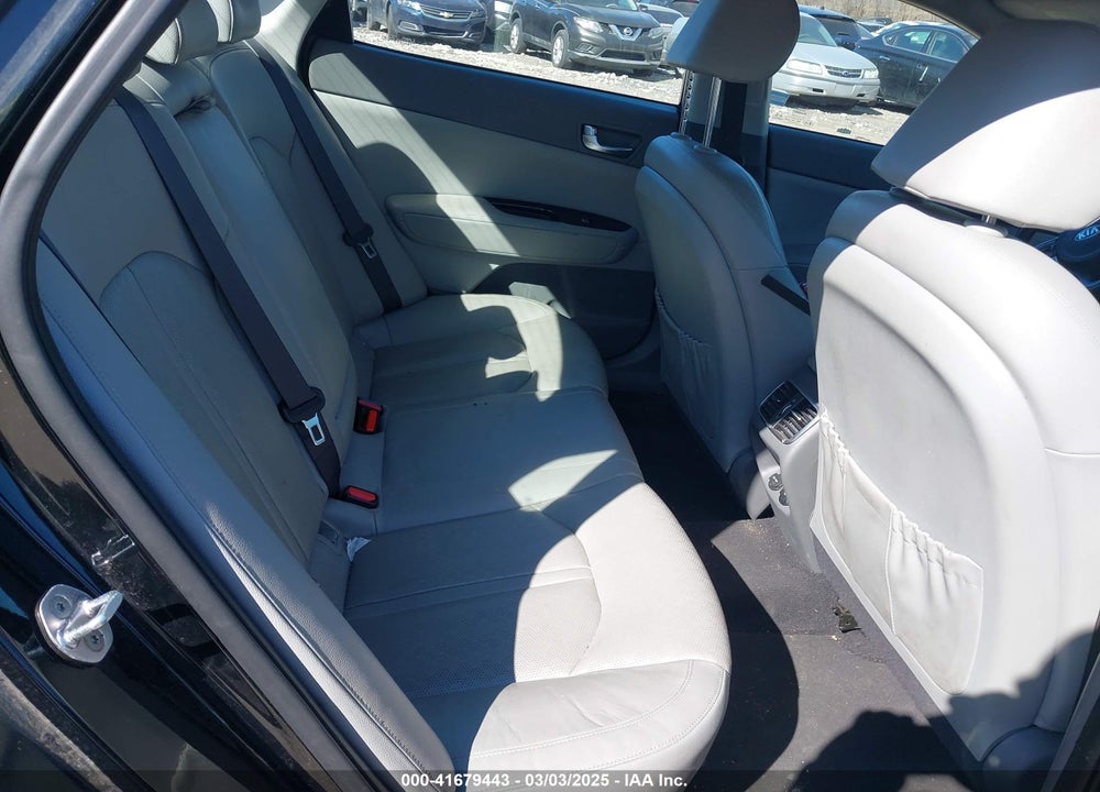 2017 KIA OPTIMA PLUG-IN HYBRID VIN: KNAGV4LD4H5010046
