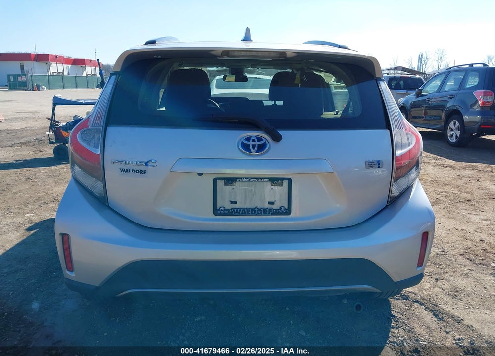 2018 TOYOTA PRIUS C VIN: JTDKDTB32J1604571
